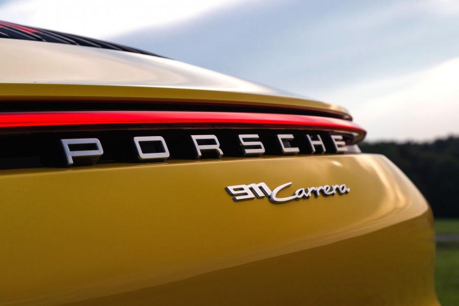 Логотип Porsche 911 Carrera (992) 2019 года  (WW) (фото 9 из 148)